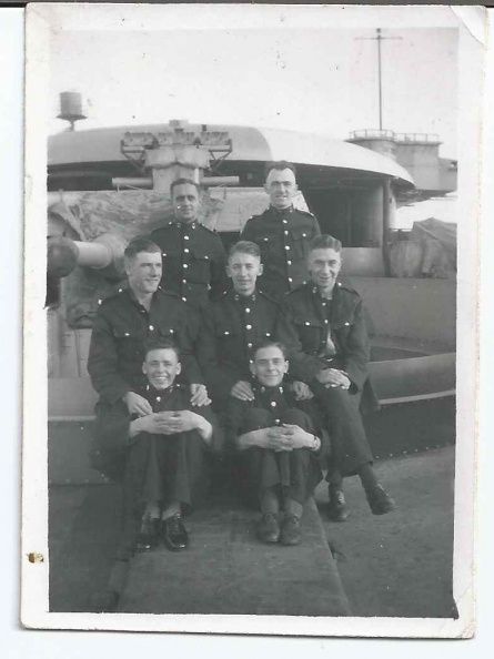 Jos b_ 1922 _middle of middle row_.jpeg